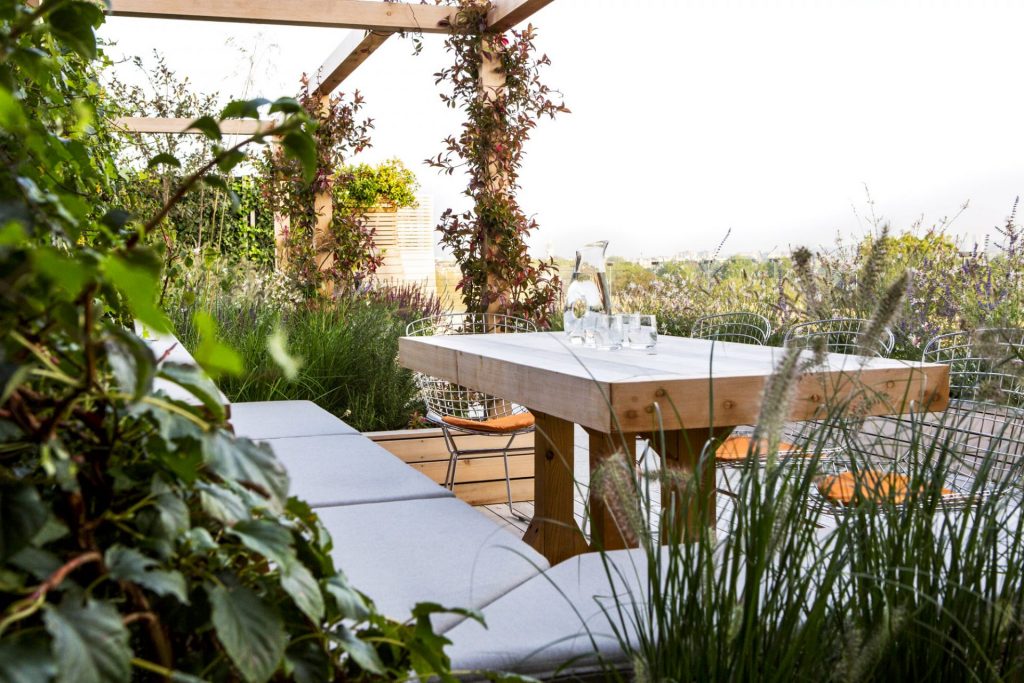 Garden table in London space